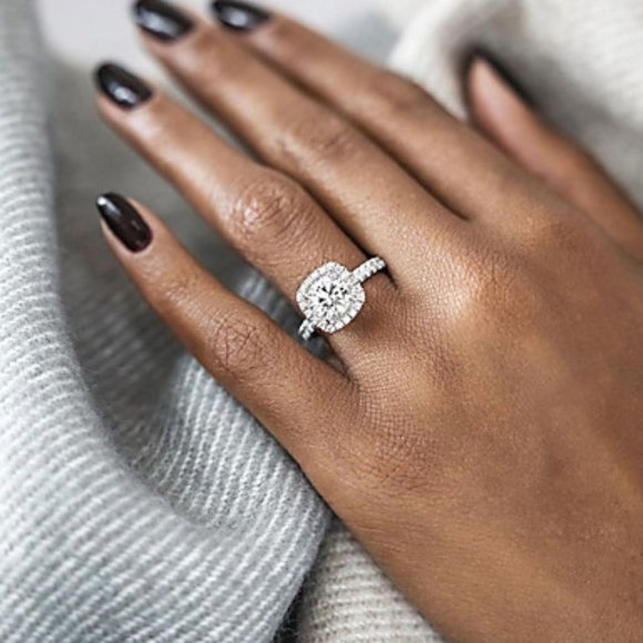 Beautiful Halo Simulated Diamond 925 Stamped - Picture 5 of 9